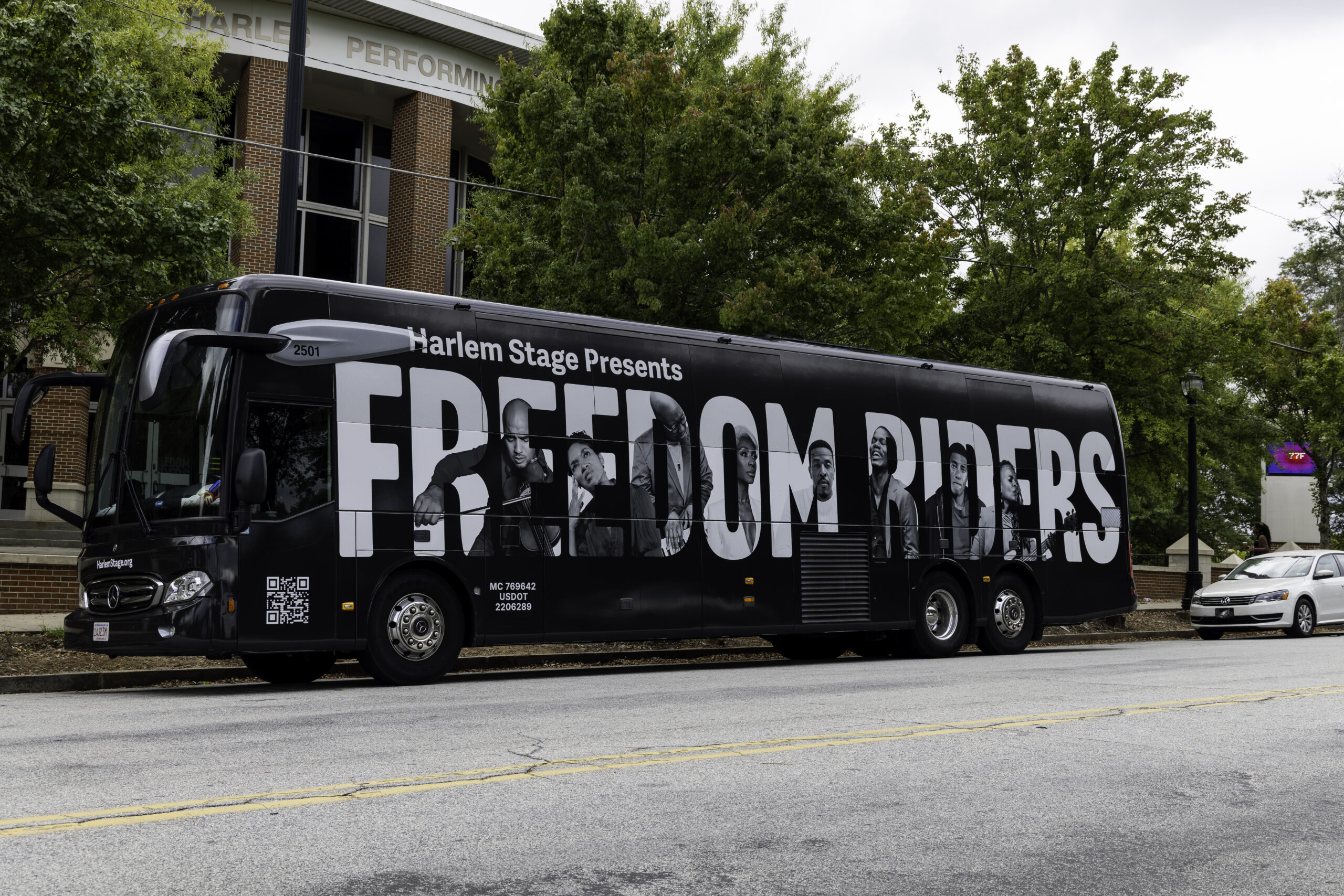 harleem stage bus wrap