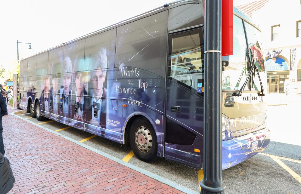 deep love game bus wrap